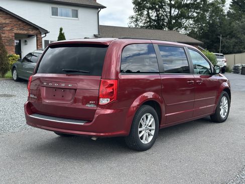 Used 2015 Dodge Grand Caravan SXT FWD image 3