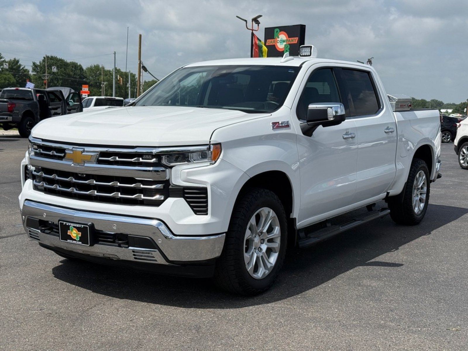 Used 2023 Chevrolet Silverado 1500 LTZ w/ LTZ Convenience Package II AWD/4WD image 4