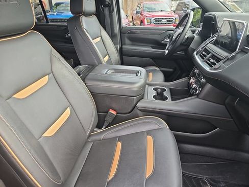 Used 2024 GMC Yukon AT4 w/ AT4 Premium Plus Package AWD/4WD image 10