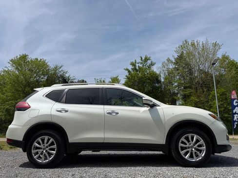 Used 2018 Nissan Rogue SV AWD/4WD image 7