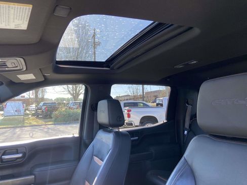 Used 2020 GMC Sierra 1500 AT4 w/ AT4 Premium Package image 3