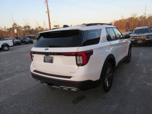New 2026 Ford Explorer Active w/ Active Comfort Package image 5