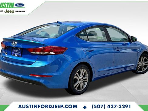 Used 2017 Hyundai Elantra SE image 5