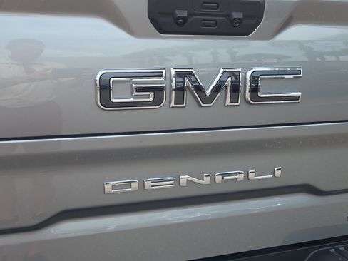 Used 2026 GMC Sierra 1500 Denali Ultimate AWD/4WD image 11