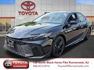 Used 2025 Toyota Camry SE FWD video 3
