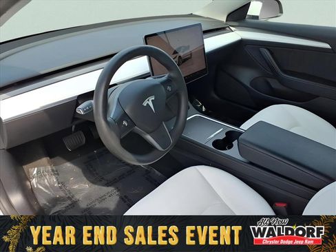 Used 2022 Tesla Model 3 image 9