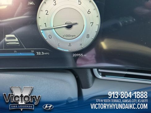 Used 2024 Hyundai Elantra SEL FWD image 13