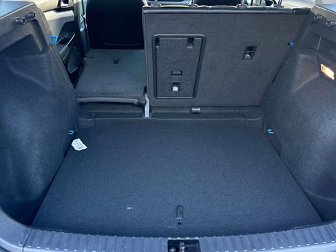 Used 2022 Volkswagen Taos SE w/ Panoramic Sunroof Package image 15