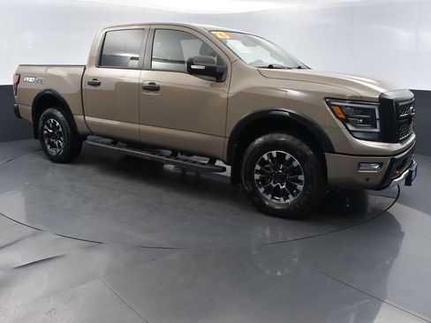 Used 2023 Nissan Titan PRO-4X w/ Pro-4x Convenience Package image 3