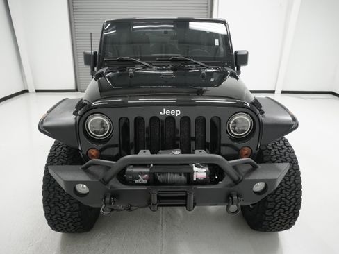 Used 2011 Jeep Wrangler Unlimited Sport image 2