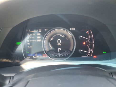 Certified 2022 Lexus ES 300h w/ Premium Package image 26