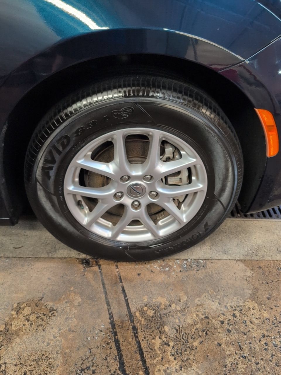 Used 2023 Chrysler Pacifica Touring-L FWD image 12
