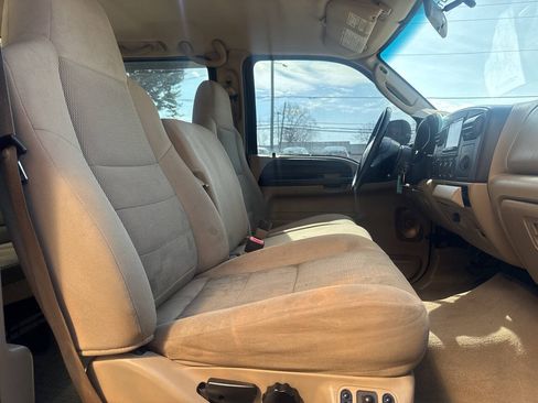 Used 2006 Ford F250 XLT AWD/4WD image 10