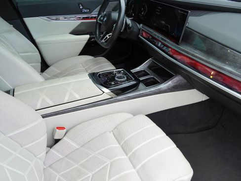 Certified 2023 BMW 760i xDrive 760i xDrive w/ Executive Package image 10