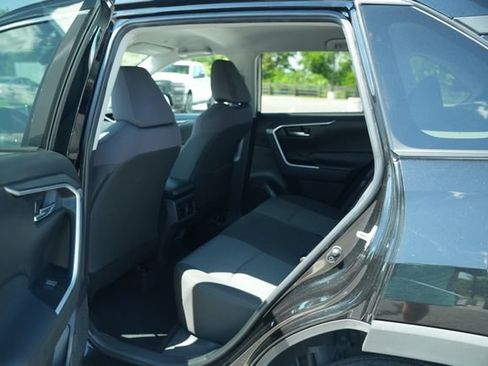 Used 2024 Toyota RAV4 XLE FWD image 15