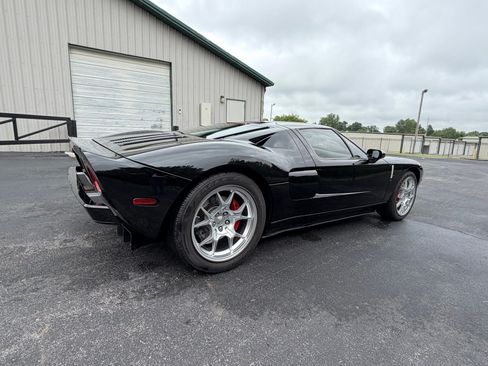 Used 2005 Ford GT RWD image 13