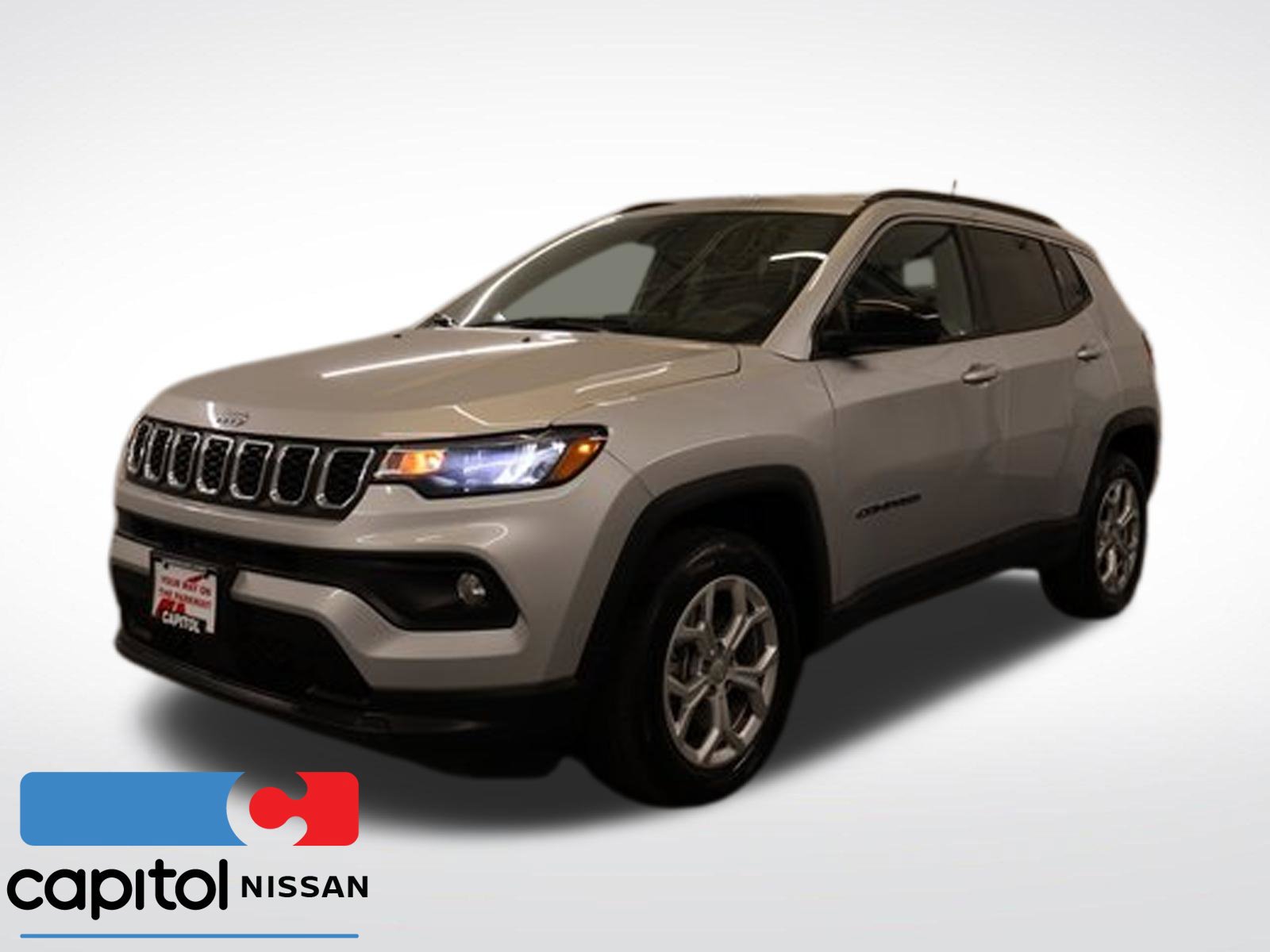 Used 2024 Jeep Compass Latitude AWD/4WD image 5