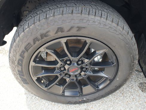 Used 2024 Toyota Tundra Limited image 28