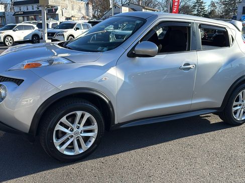 Used 2013 Nissan Juke SV image 3