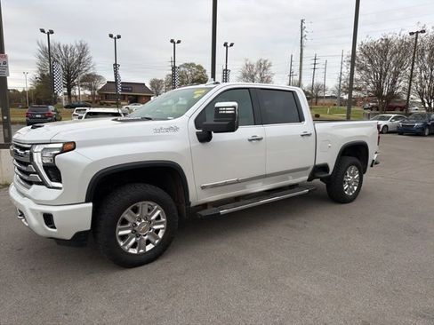 Used 2025 Chevrolet Silverado 2500 High Country w/ Technology Package image 8