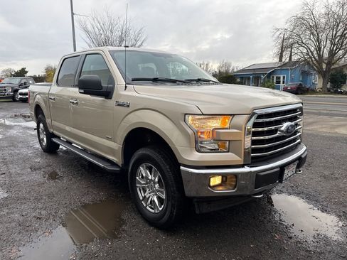 Used 2017 Ford F150 XLT w/ Equipment Group 302A Luxury image 7