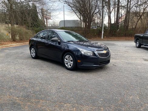 Used 2014 Chevrolet Cruze LS image 3