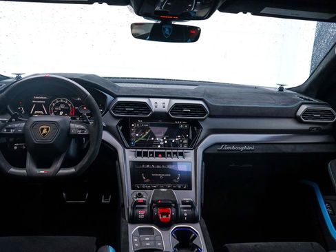 Used 2024 Lamborghini Urus Performante AWD/4WD image 46
