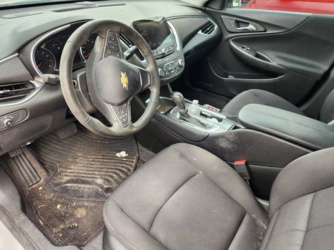 Used 2018 Chevrolet Malibu LT w/ Driver Confidence Package FWD image 10