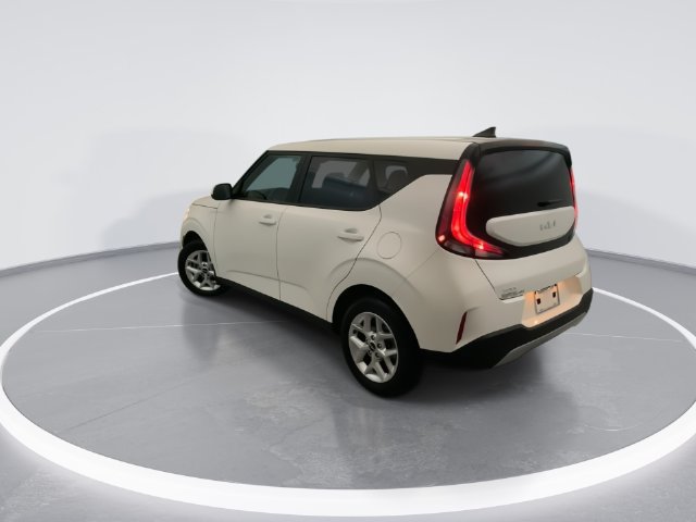 Used 2023 Kia Soul LX w/ LX Technology Package FWD image 4