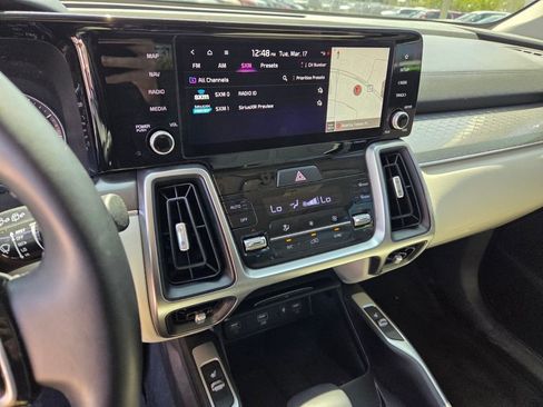 Used 2023 Kia Sorento S w/ Panoramic Sunroof Package image 24