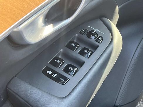 Used 2024 Volvo XC90 B5 Plus image 21