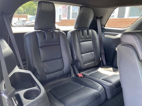 Used 2013 Ford Explorer XLT AWD/4WD image 23