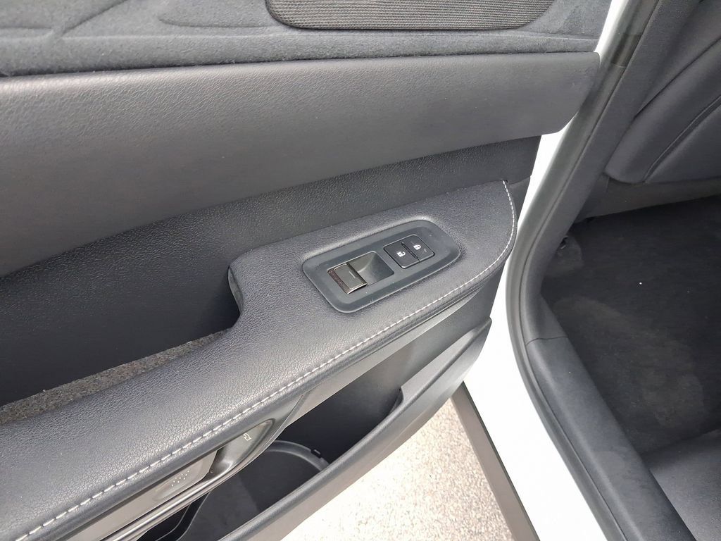 Used 2024 Lexus RX 350 F Sport w/ Convenience Package AWD/4WD image 15