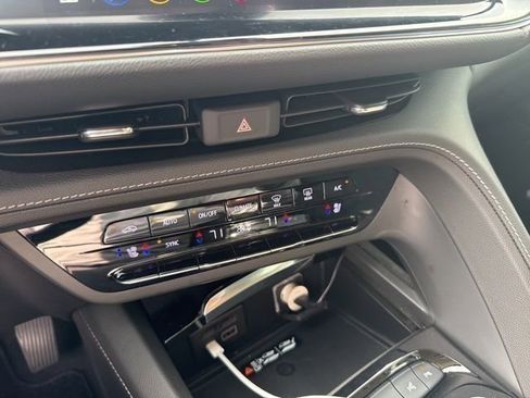 Certified 2023 Buick Envision Avenir image 40