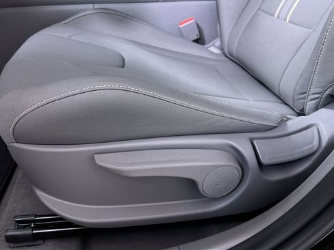 Used 2025 Hyundai Elantra Sport FWD image 14