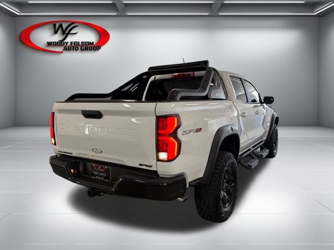 Used 2025 Chevrolet Colorado ZR2 w/ Midnight Edition AWD/4WD image 6