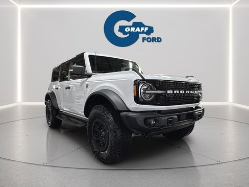New 2025 Ford Bronco Badlands image 7
