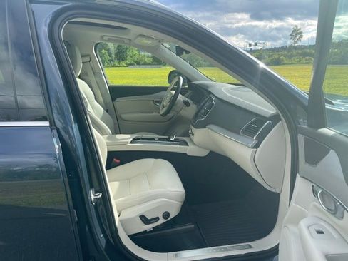 Used 2024 Volvo XC90 B5 Core w/ Protection Package Premier AWD/4WD image 9