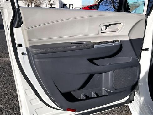 Certified 2024 Toyota Sienna LE image 19
