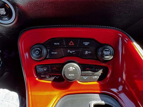 Used 2019 Dodge Challenger SXT w/ Plus Package image 31