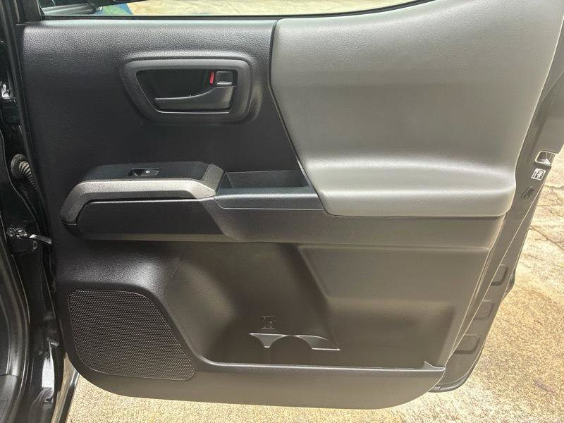 Used 2020 Toyota Tacoma SR5 RWD image 26
