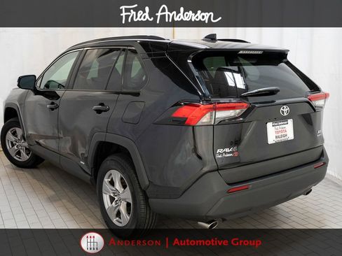 Used 2025 Toyota RAV4 XLE AWD/4WD image 3