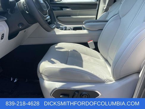 Used 2024 Jeep Wagoneer Series II w/ HD Trailer Tow Package image 13