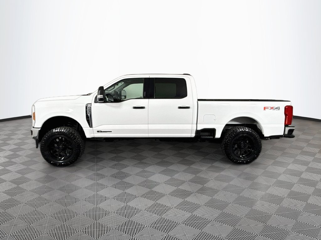 Used 2024 Ford F250 XLT w/ FX4 Off-Road Package AWD/4WD image 4