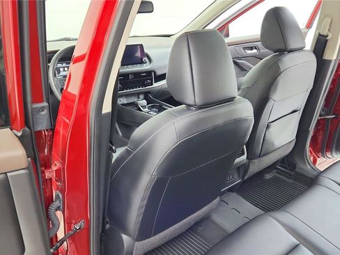 Used 2023 Nissan Rogue SL image 25