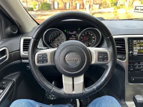 Used 2013 Jeep Grand Cherokee Laredo image 23