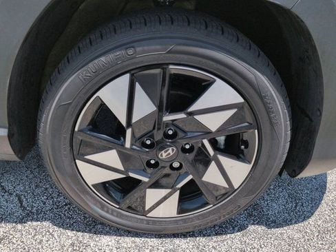 Certified 2024 Hyundai Kona SEL w/ Convenience Package FWD image 11