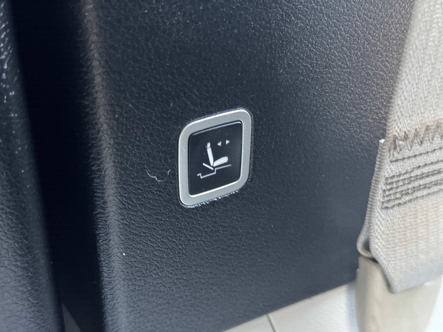 Used 2019 Chrysler Pacifica Touring-L FWD image 23