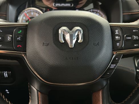 Used 2022 RAM 1500 Limited AWD/4WD image 15