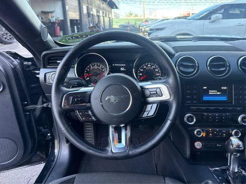 Used 2017 Ford Mustang Coupe RWD image 17